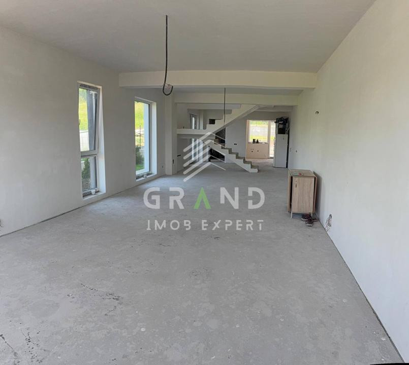 Casă NOUĂ tip duplex, în Dâmbul Rotund-Calea Baciului