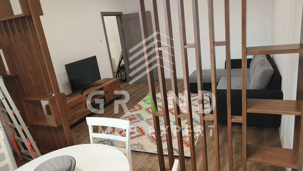 Apartament 2 camere | Str. Horea | Semicentral | Parcare în curte 