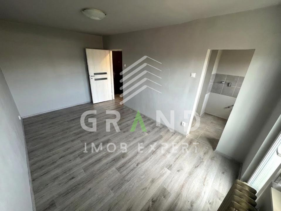 Garsonieră | Balcon închis | Etaj intermediar | Mărăști–zona Răsăritului