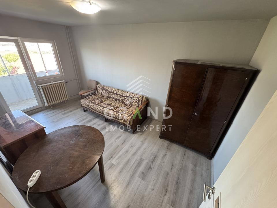 Garsonieră | Balcon închis | Etaj intermediar | Mărăști–zona Răsăritului
