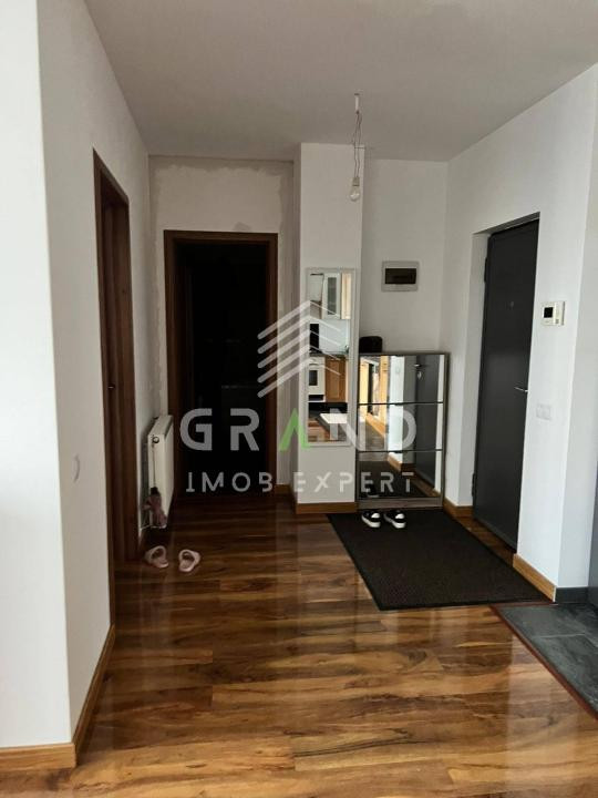 Apartament 3 camere, etaj 1, zona BMW, Floresti