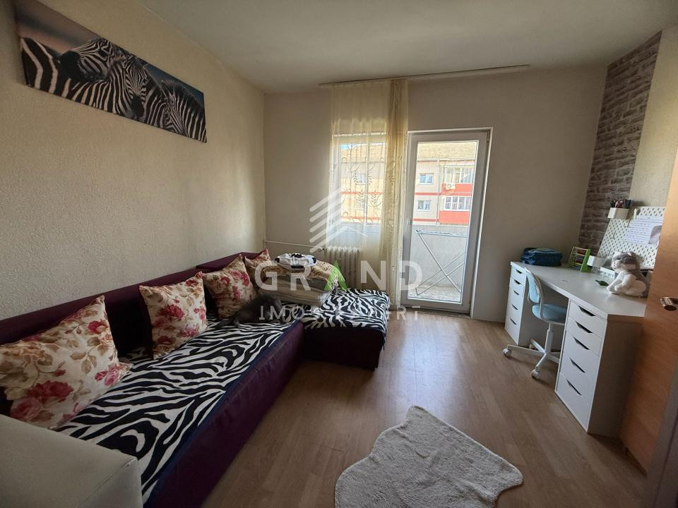Apartament 3 camere decomandate, etaj intermediar, în Grigorescu