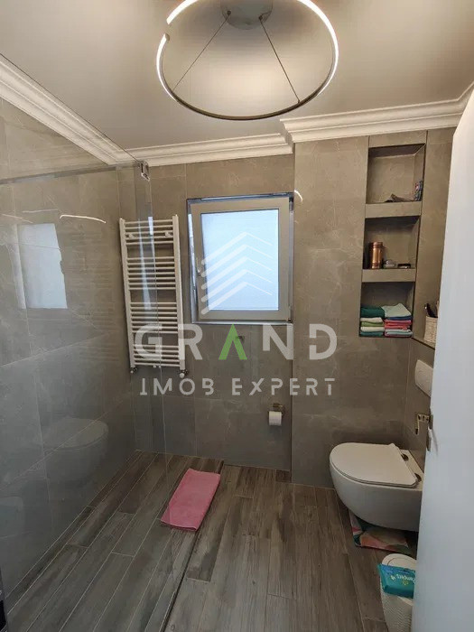  Apartament 3 camere I zona Vivo