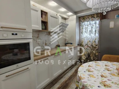  Apartament 3 camere I zona Vivo