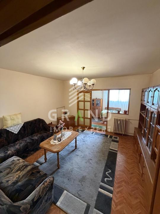 Garsonieră 28mp, etaj intermediar, Piata Flora, Mărăștur