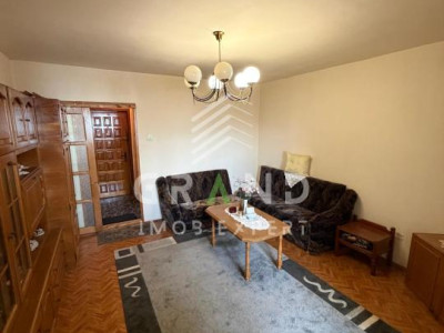 Garsonieră 28mp, etaj intermediar, Piata Flora, Mărăștur