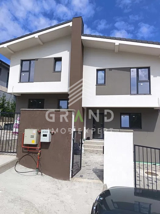  Casa tip duplex, zona parc Poligon, Florești