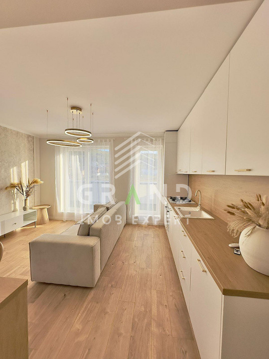 Apartament de vanzare:nou,ultrafinisat,mobilat,utilat cu terasa  25mp , Floresti