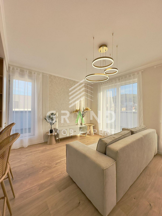 Apartament de vanzare:nou,ultrafinisat,mobilat,utilat cu terasa  25mp , Floresti