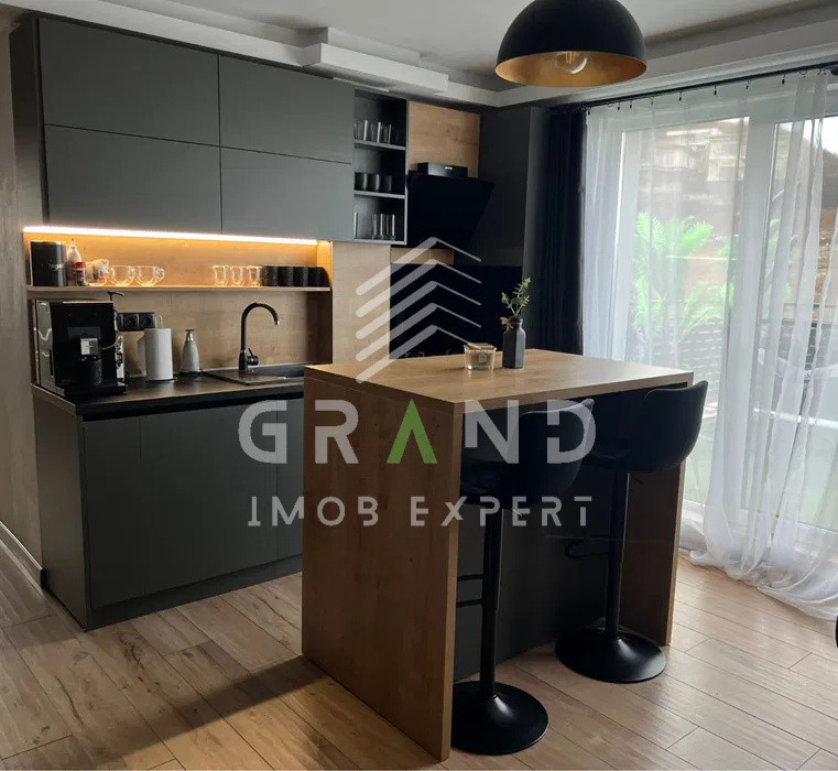 Apartament 2 Camere | Semidecomandat | Terasa | Lift | Floresti/Eroilor