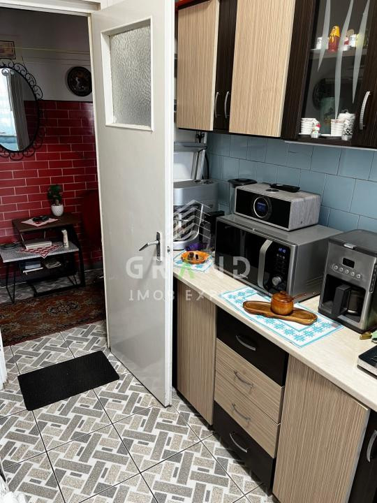 Apartament 3 camere, str. Horea/ semicentral