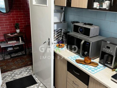 Apartament 3 camere, str. Horea/ semicentral