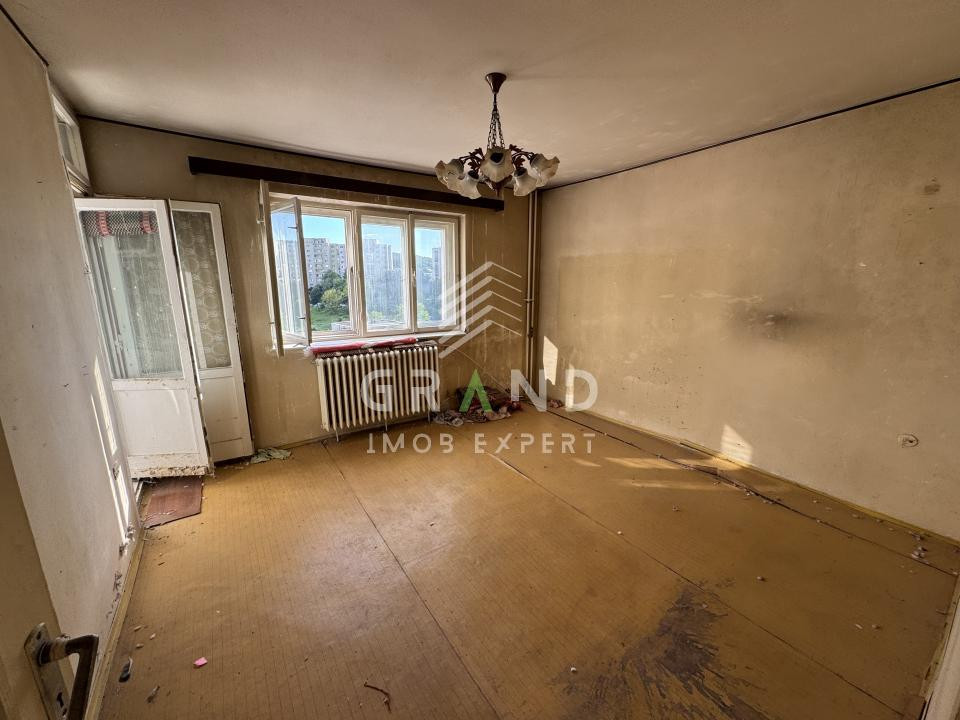 Oportunitate de Renovare! 2 Camere Decomandate | Lângă La Terenuri | Manastur