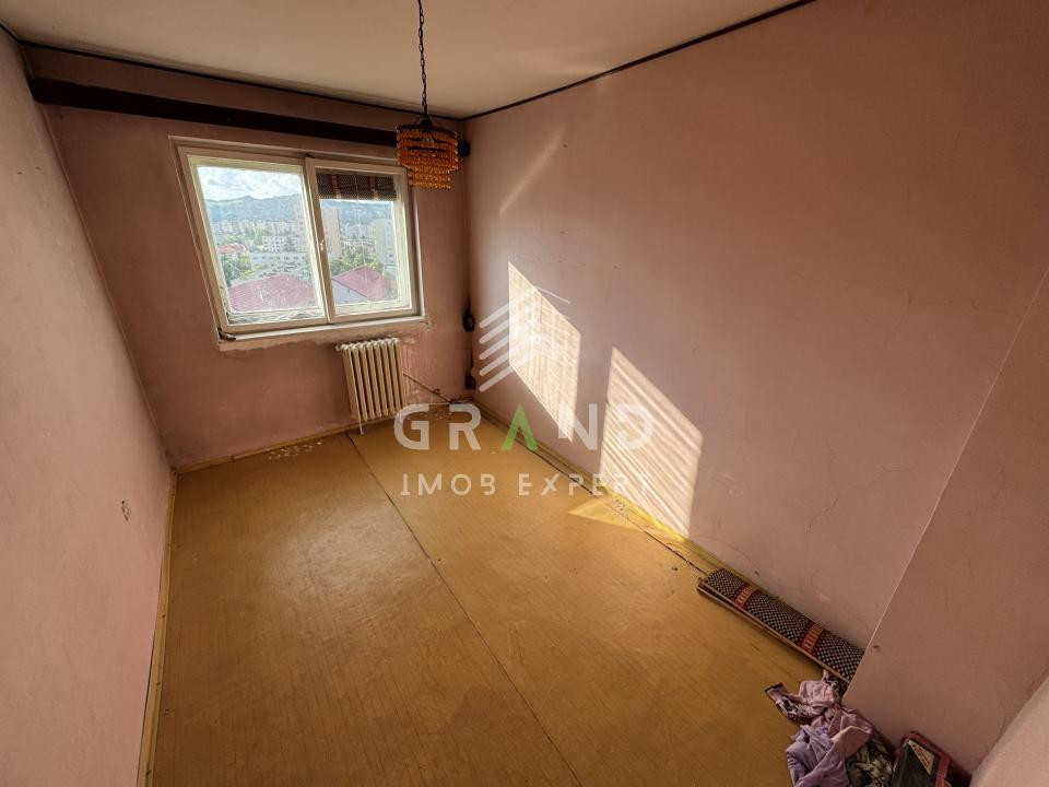 Oportunitate de Renovare! 2 Camere Decomandate | Lângă La Terenuri | Manastur