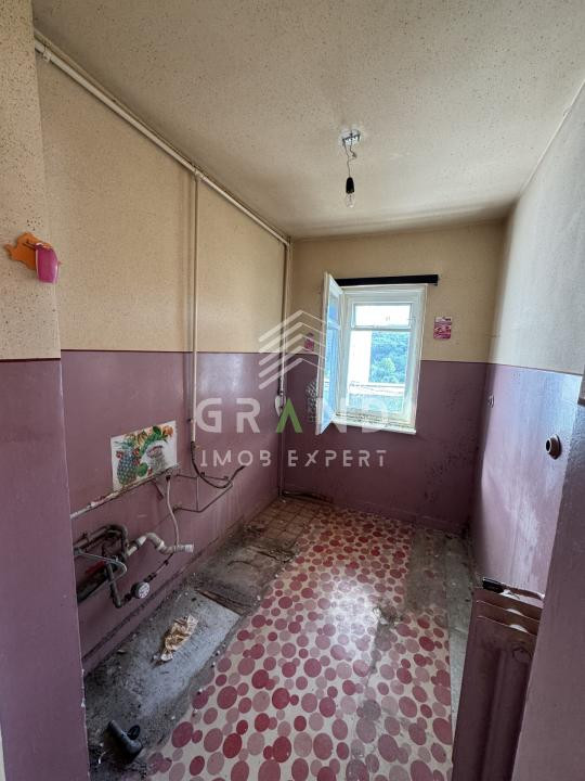Oportunitate de Renovare! 2 Camere Decomandate | Lângă La Terenuri | Manastur