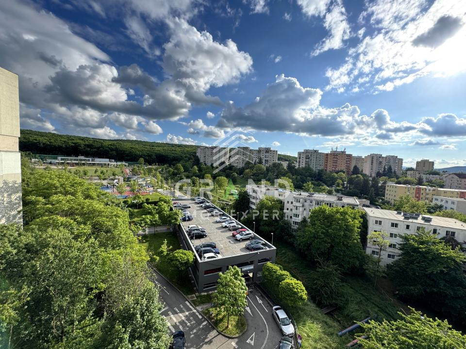 Oportunitate de Renovare! 2 Camere Decomandate | Lângă La Terenuri | Manastur