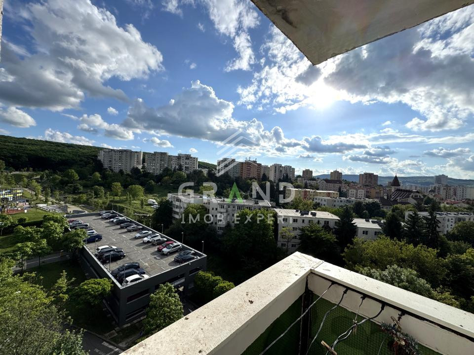 Oportunitate de Renovare! 2 Camere Decomandate | Lângă La Terenuri | Manastur
