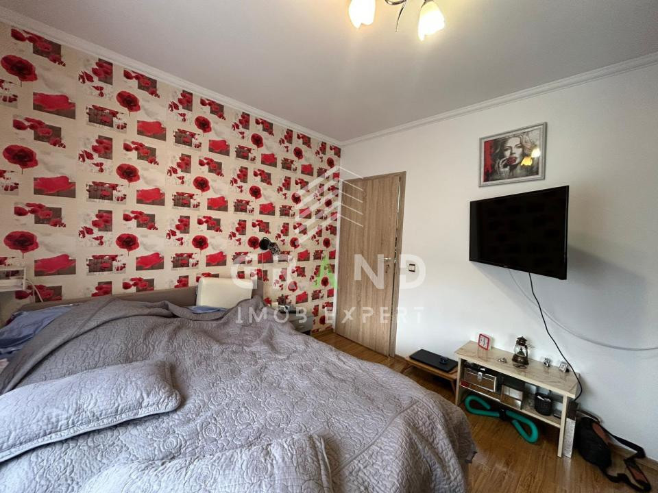 Apartament 3 camere de vanzare , Floresti.