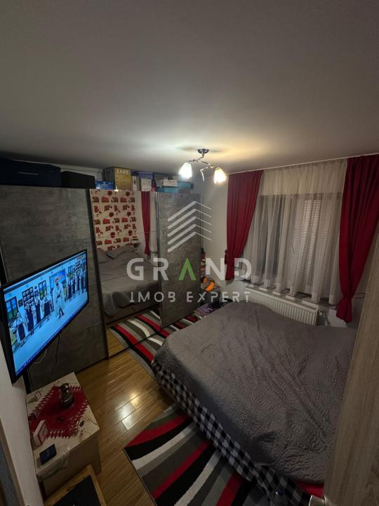 Apartament 3 camere de vanzare , Floresti.