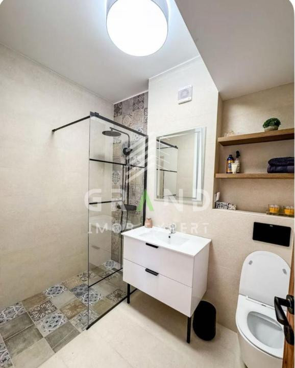 Apartament MODERN cu 3 camere 67mp | balcon| zona Teilor