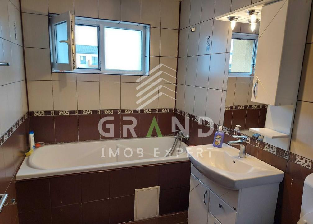 Apartament 3 camere 61mp | balcon 4mp| zona Teilor 