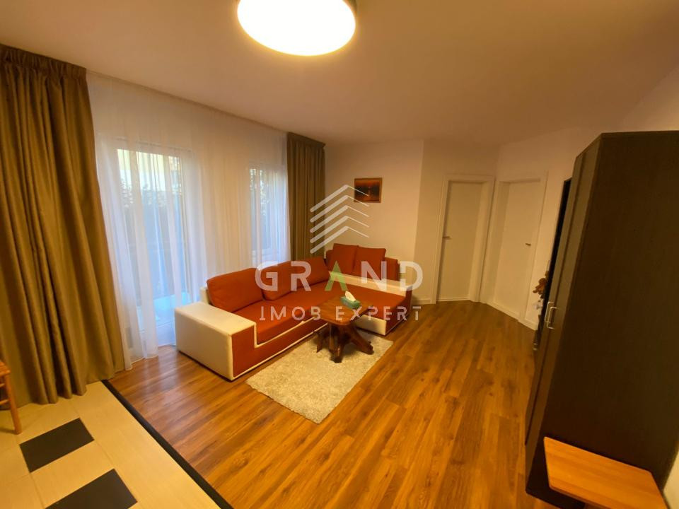 Apartament 3 camere de vanzare , Sesul de Sus, Floresti.