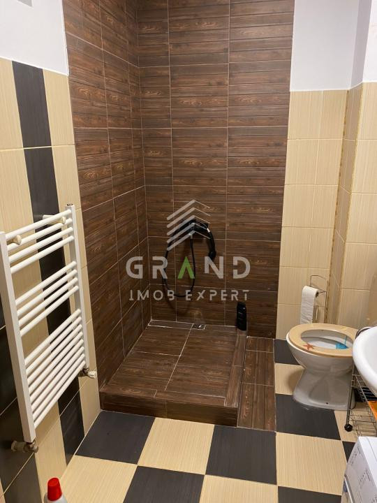 Apartament 3 camere de vanzare , Sesul de Sus, Floresti.