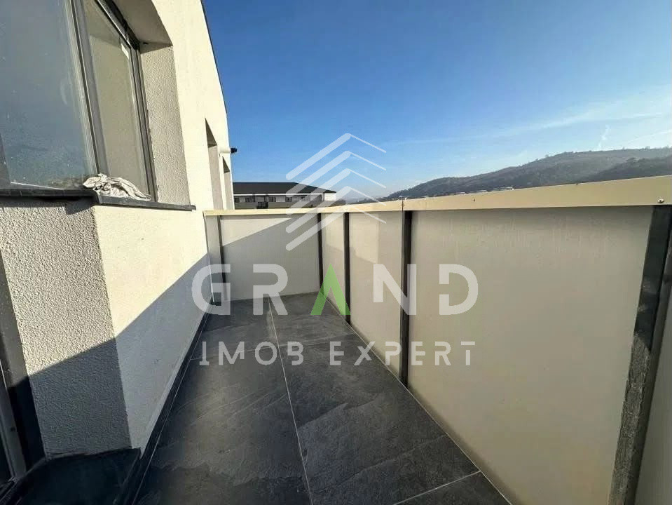Apartament NOU 2 camere  + parcare I zona Urusagului