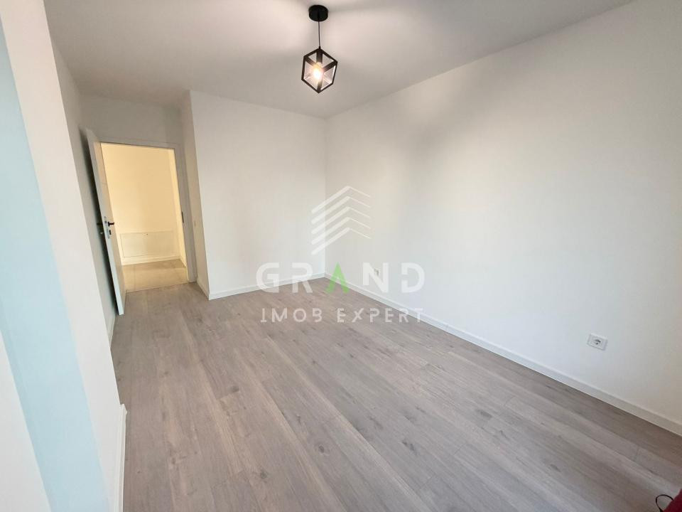 Apartament 3 camere de vanzare , Eroilor, Floresti.