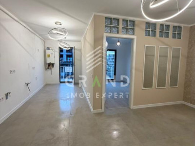 Apartament 3 camere de vanzare , Eroilor, Floresti.