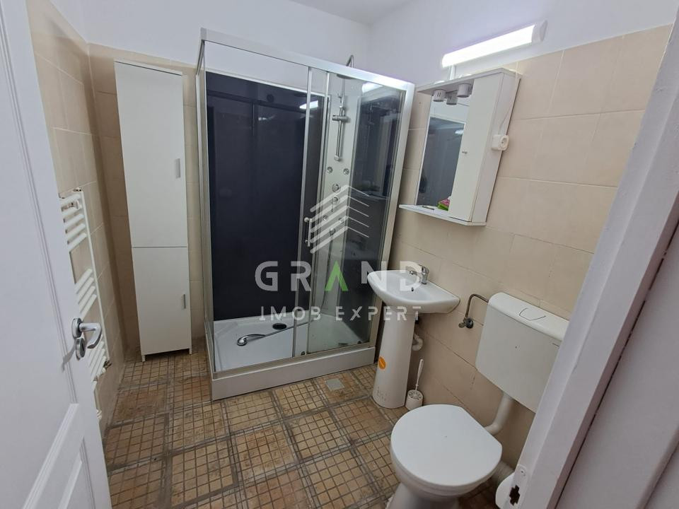 Apartament de vanzare 2 camere , Zona Sesul de Sus , Floresti