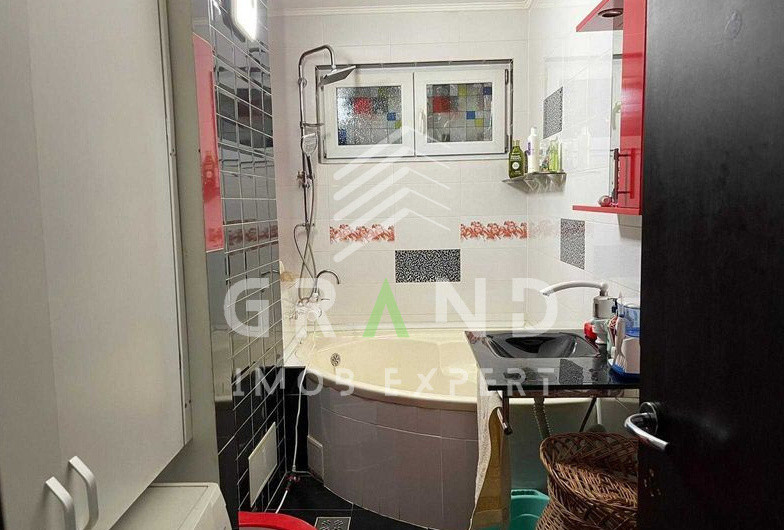 Ap 4 camere | 2 băi | Balcon | zona Mănăștur/Primăverii