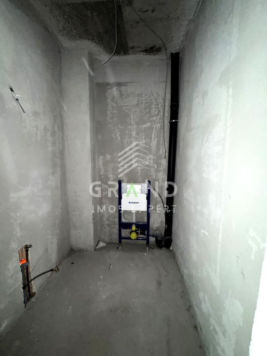 SPAȚIU COMERCIAL 120mp | 4 ÎNCĂPERI | 3 BAI | TERASĂ 20mp | PARCARE | VIVO MALL