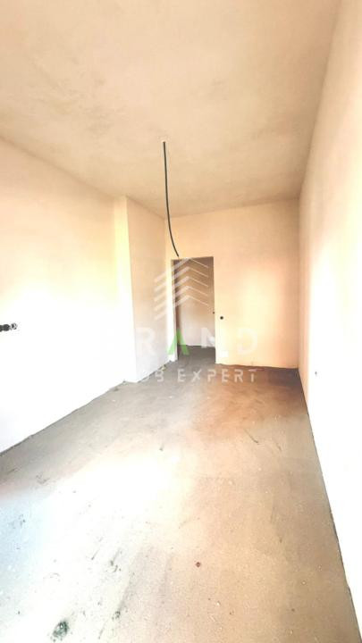 Oportunitate ! Apartament 4 Camere | Semifinisat | Logie 10 MP | Floresti