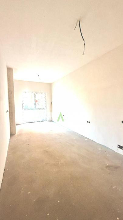 Oportunitate ! Apartament 4 Camere | Semifinisat | Logie 10 MP | Floresti