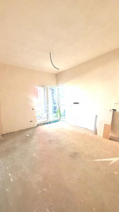 Oportunitate ! Apartament 4 Camere | Semifinisat | Logie 10 MP | Floresti