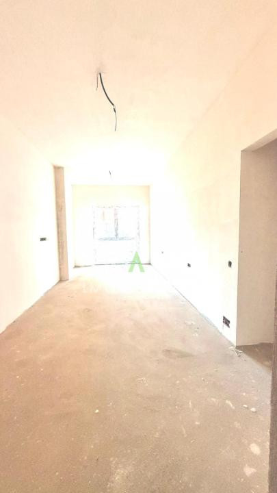 Oportunitate ! Apartament 4 Camere | Semifinisat | Logie 10 MP | Floresti