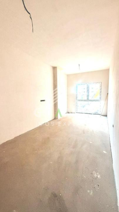 Oportunitate ! Apartament 4 Camere | Semifinisat | Logie 10 MP | Floresti