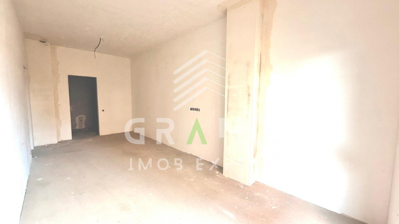Oportunitate ! Apartament 4 Camere | Semifinisat | Logie 10 MP | Floresti
