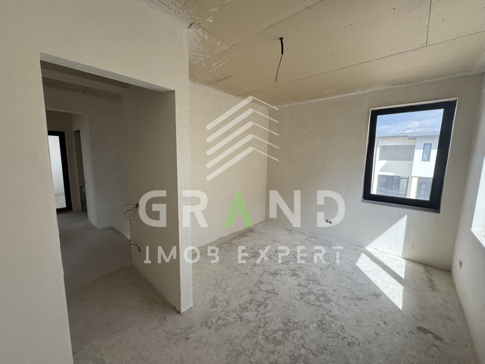 OPORTUNITATE! Casă individuală | 4 camere | 3 băi | Garaj | Teren 450 mp| Dezmir