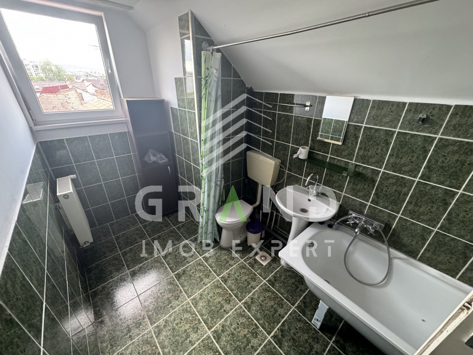 Casa 4 camere | 4 bai | 2 bucatarii | GARAJ | zona Semicentrala/Paris