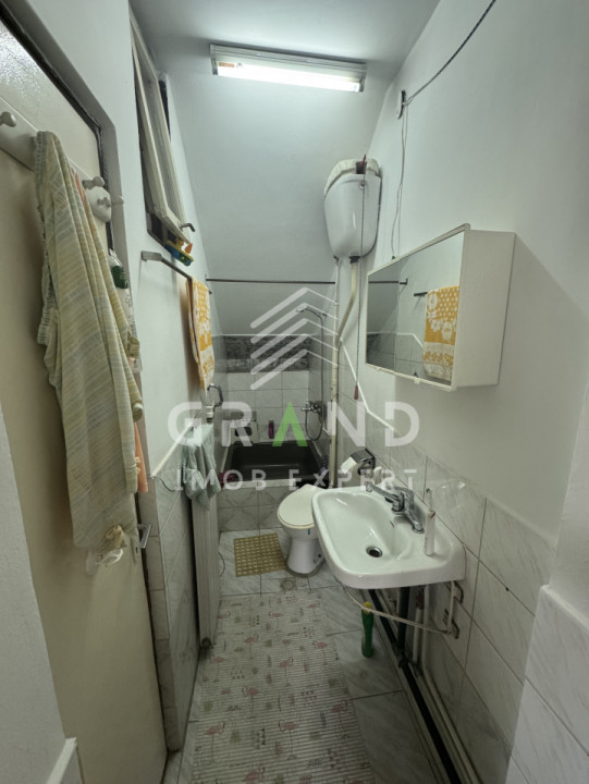 Casa 4 camere | 4 bai | 2 bucatarii | GARAJ | zona Semicentrala/Paris
