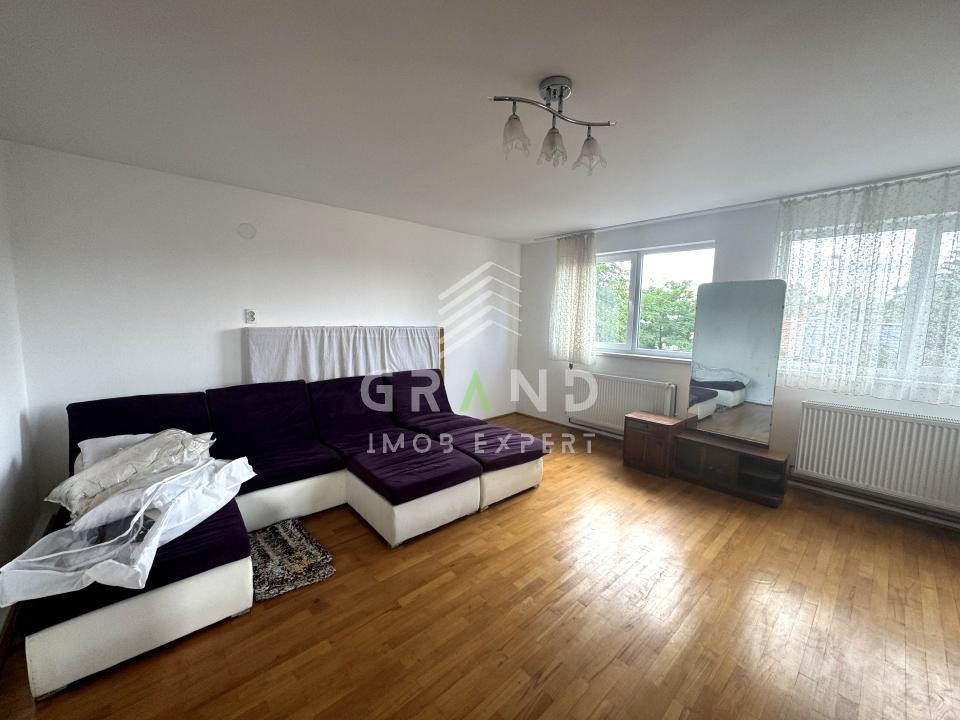 Casa 4 camere | 4 bai | 2 bucatarii | GARAJ | zona Semicentrala/Paris