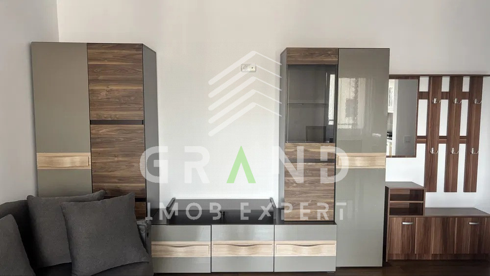 Apartament 3 camere, Terra, Floresti