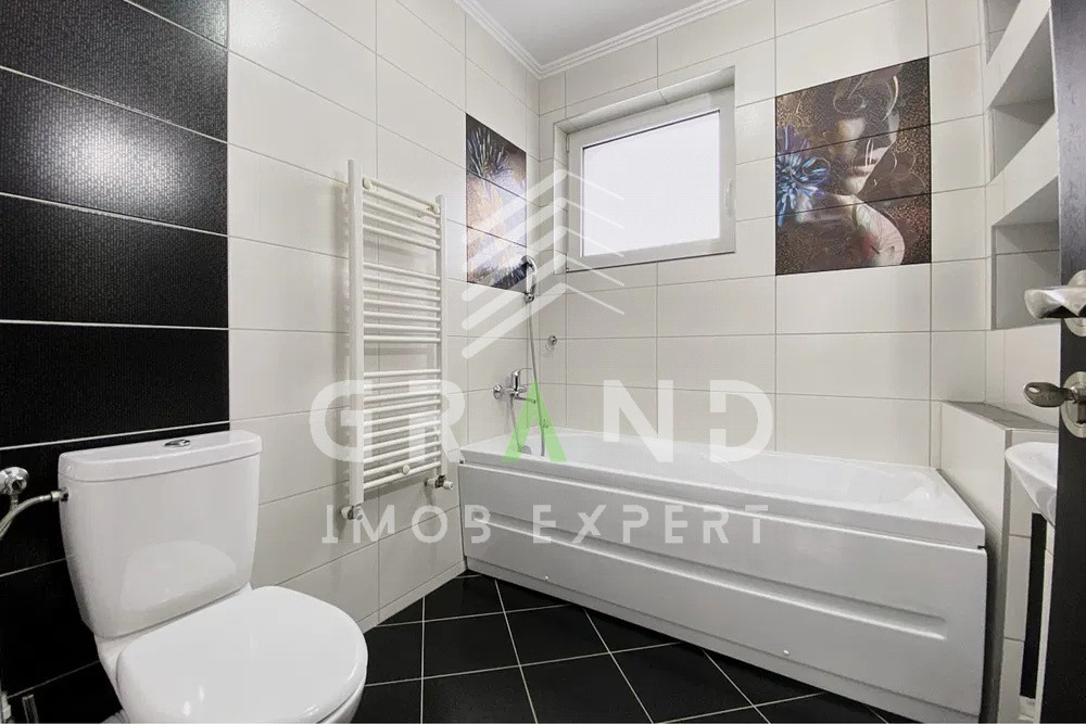 Apartament 3 camere de vanzare, str Tineretului, Floresti.