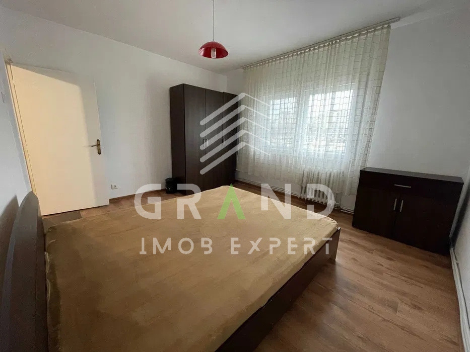 Apartament Decomandat | 2 Camere | Boxa Depozitare | Balcon | Plopilor