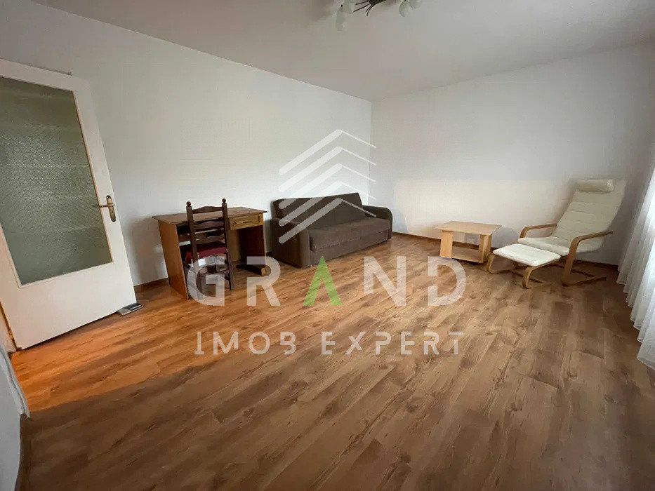 Apartament Decomandat | 2 Camere | Boxa Depozitare | Balcon | Plopilor