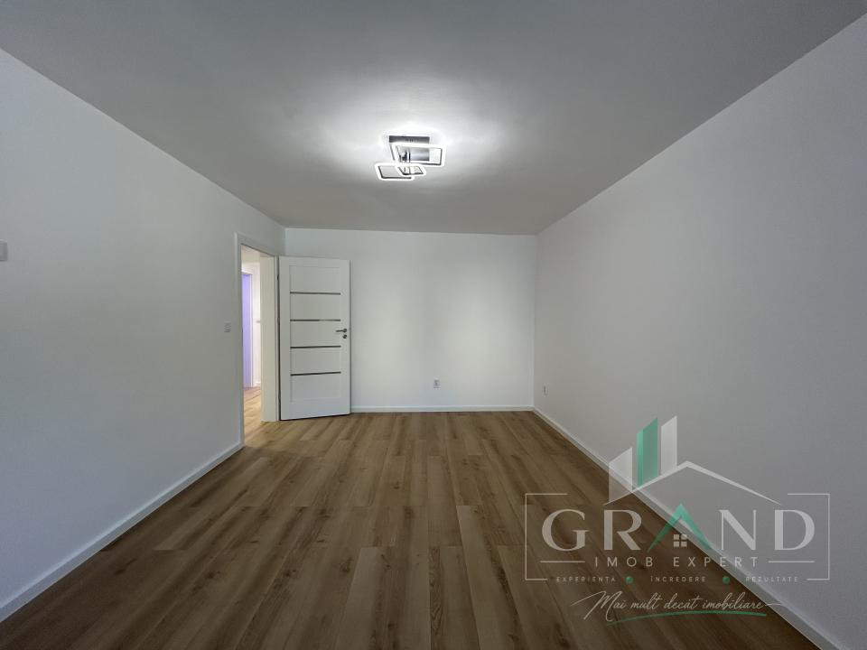 Apartament 3 camere de vanzare, 2 bai , Zorilor 