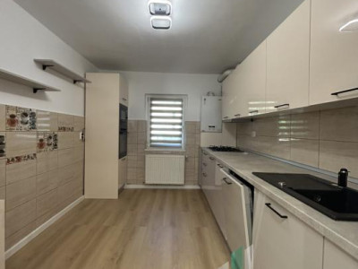 Apartament 3 camere de vanzare, 2 bai , Zorilor 