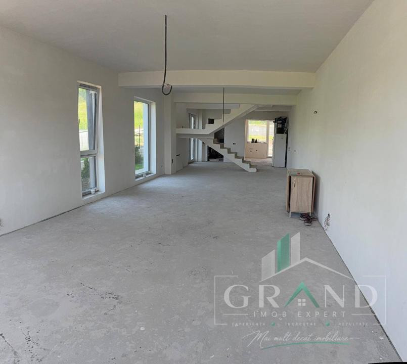 Casă NOUĂ tip duplex, în Dâmbul Rotund-Calea Baciului